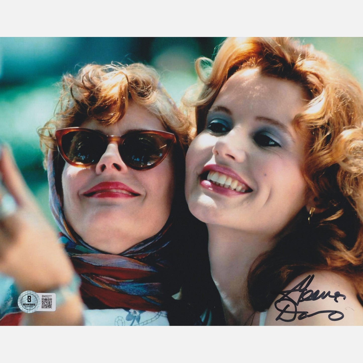 GEENA DAVIS autograph BECKETT signed 8x10 photography THELMA & LOUISE 8x10