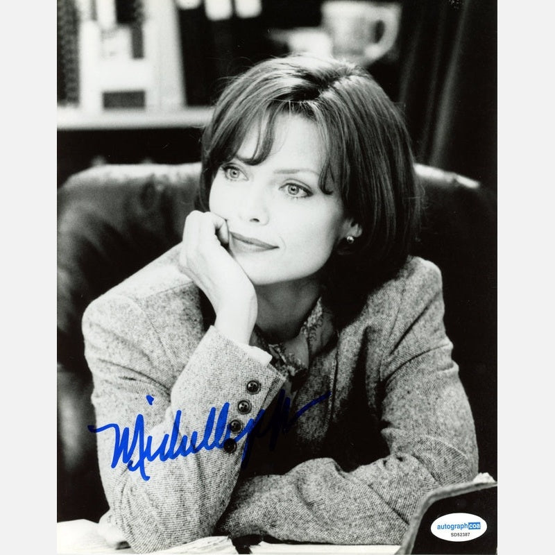 MICHELLE PFEIFFER autograph ACOA signed 8x10 photography B&W 8x10