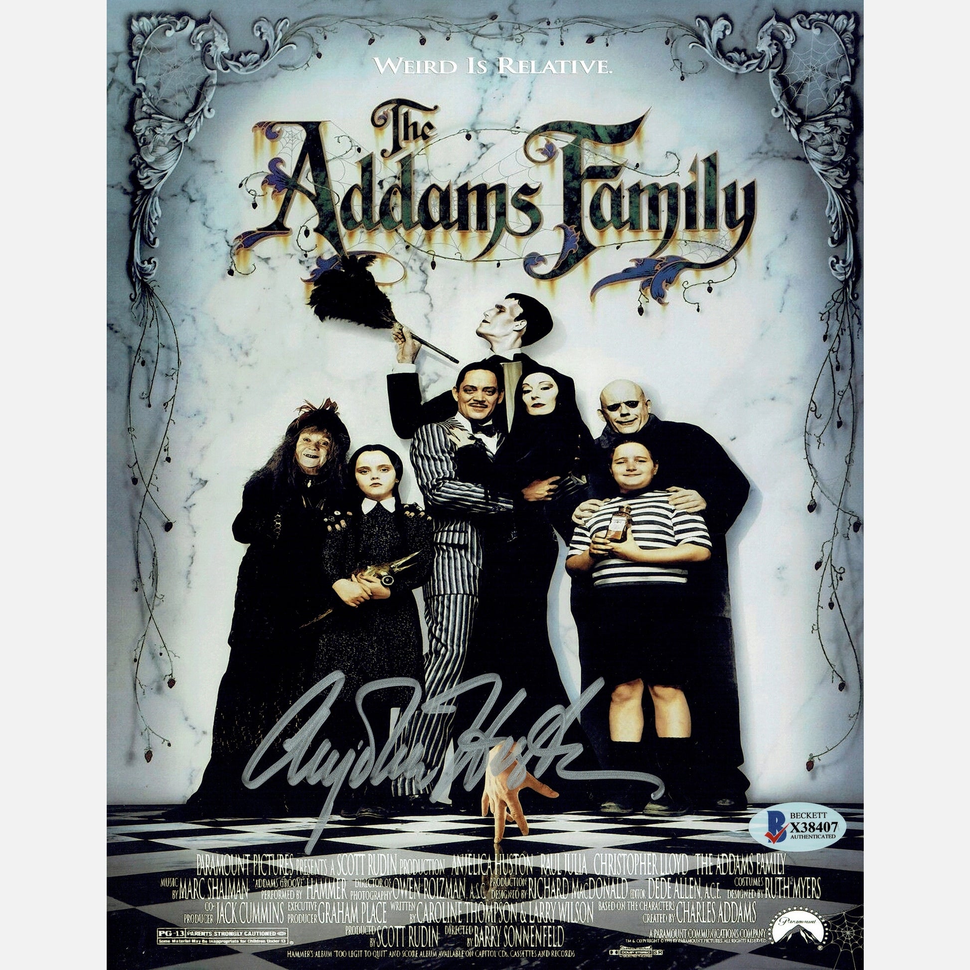 ANJELICA HUSTON autograph BECKETT signed 8x10 photography ADDAMS FAMILY 8x10