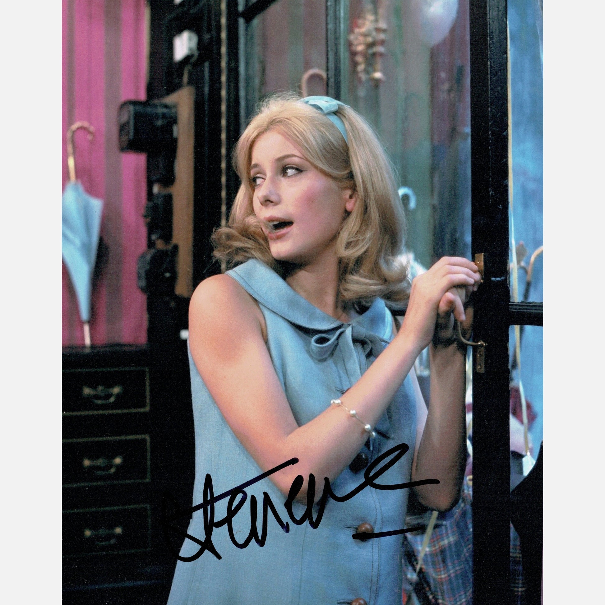 CATHERINE DENEUVE autograph ACOA signed 8x10 photography 8x10