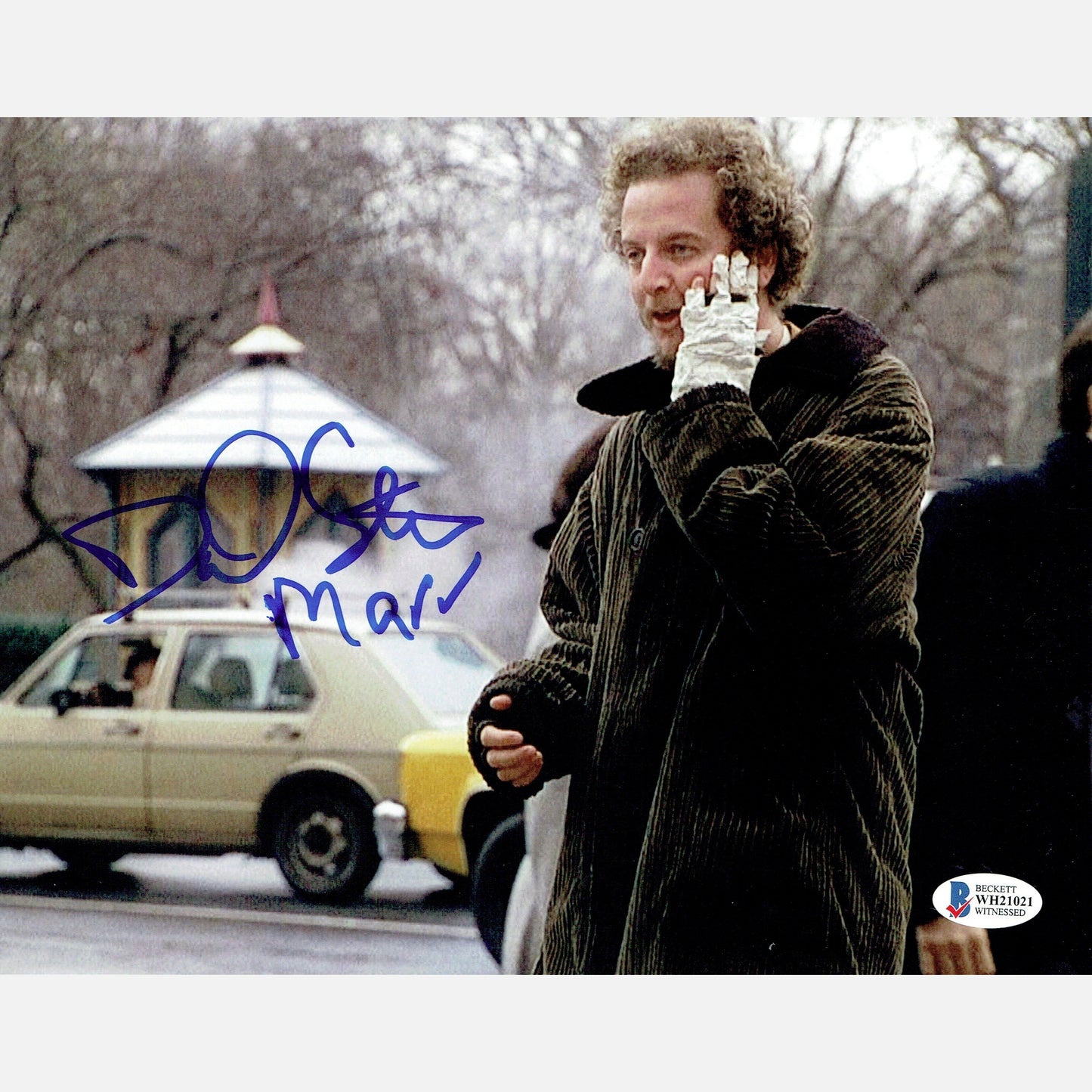 Daniel Stern autograph signed 8x10 photography from Home Alone 2 with BECKETT certificate - collector's movie memorabilia