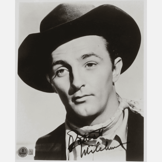 ROBERT MITCHUM autograph BECKETT signed 8x10 photography B&W 8x10